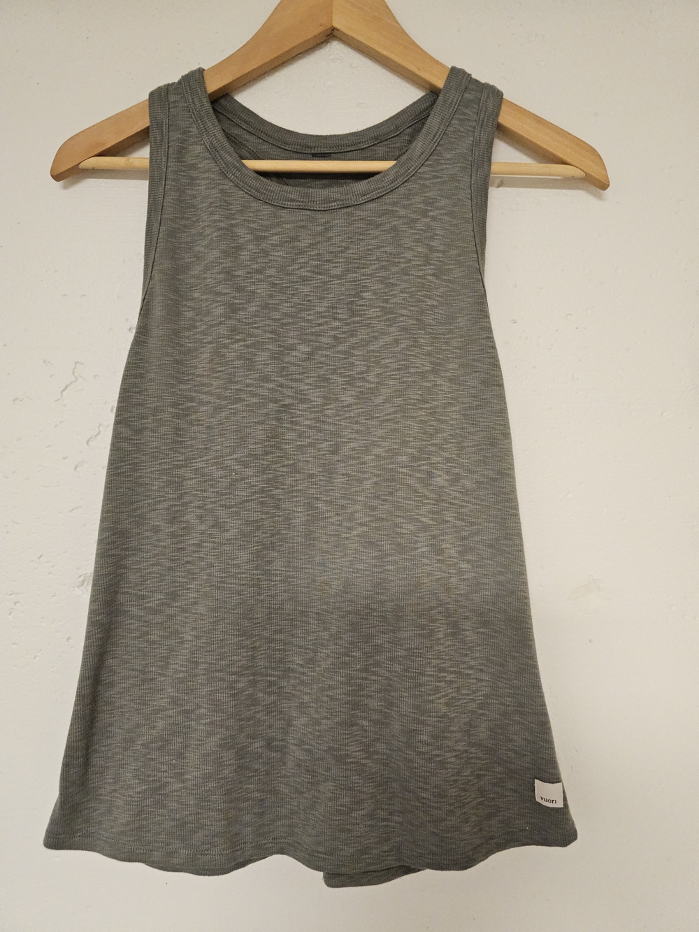 Vuori Ribbed Scoop Neck Tank - Greenish Gray
